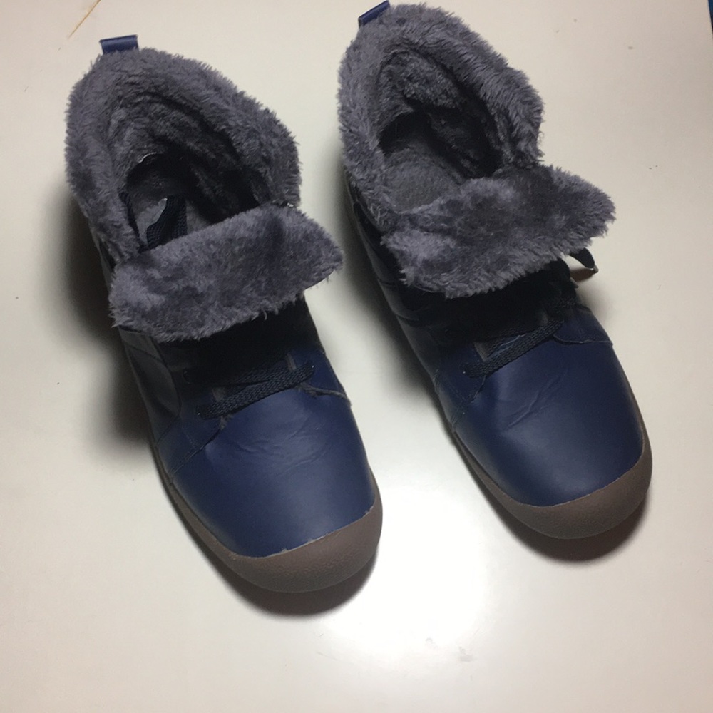 Size 11.5 / 12 FASHION winter sneakers
